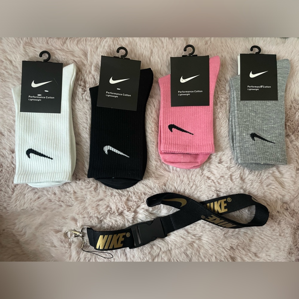 NIKE SOCKS & LANYARD